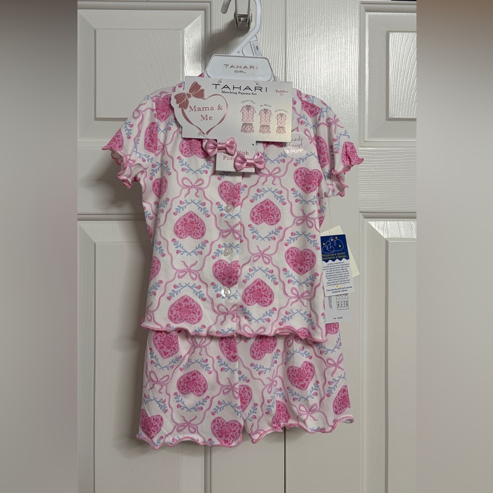 Tahari Girl Mama & Me Mommy & Me Valentine’s Day Heart Pajama Set Toddlers